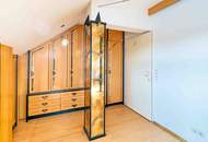 Dachgeschoßwohnung mit Balkon und Ausblick in Gründerzeithaus
