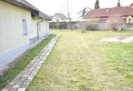 Sanierungsbedürftiges Einfamilienhaus mit Garten. Sonnige Eckparzelle!