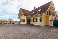 LANDHAUSVILLA mit HOF-ENSEMBLE, GÄSTEWOHNUNGEN UND ENTWICKLUNGSPOTENTIAL