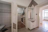 +++NEU+++ Sanierungsbedürftige 3-Zimmer Altbau-Wohnung - tolle Lage
