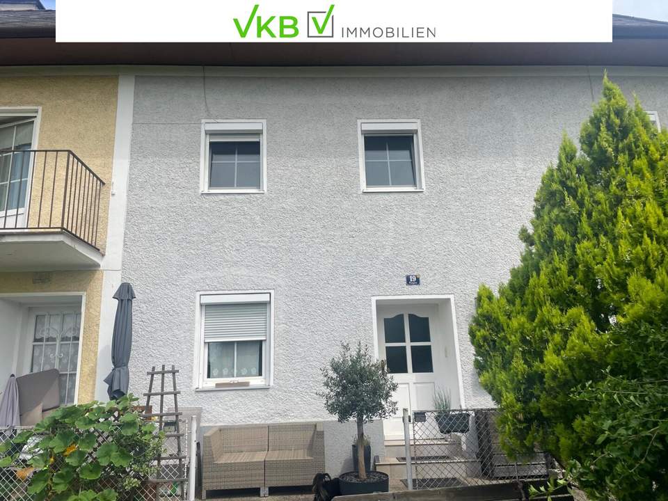Pulgarn bei Linz: Hausanteil mit Garten und Garagen – ländliches Flair