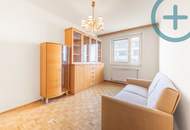 Helle 2-Zimmer-Wohnung mit Loggia und Potenzial