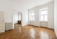 Große Familienwohnung // 6 Zimmer // Balkon möglich // Sanierungsbedürftig