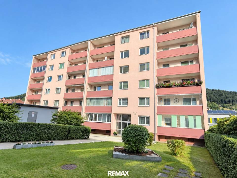 **** Charmante 2-Zimmer 61m² Wohnung in Mürzzuschlag mit 9m² Loggia, gepflegte Einbauküche, Bad und WC! ****