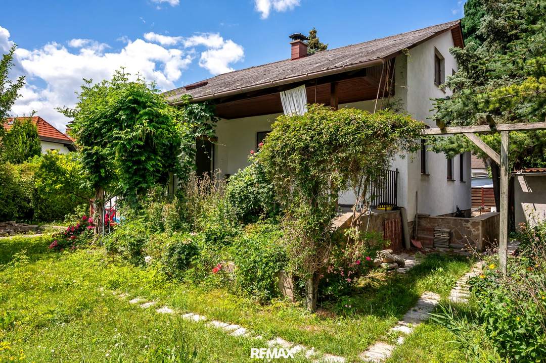 Charmantes Einfamilienhaus mit idyllischem Garten !