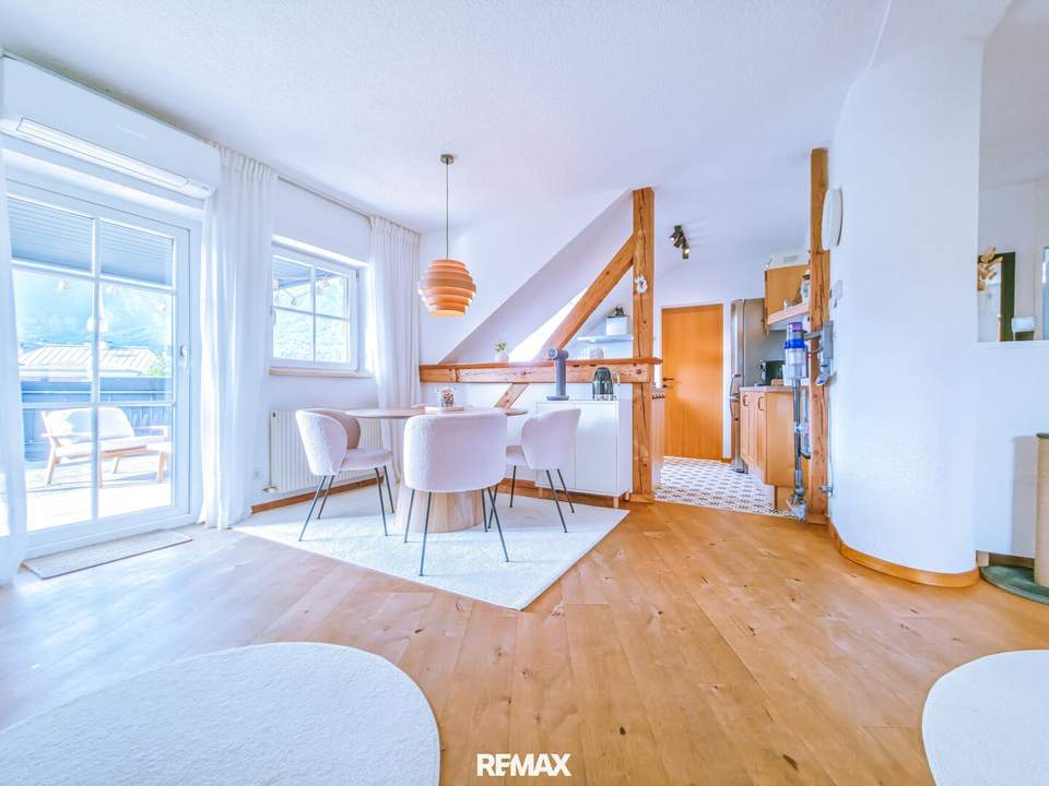 Exklusive Dachgeschosswohnung in Pradl – Perfekt für Kleinfamilien, Pärchen & Singles, die Altbaucharme mit modernster Ausstattung verbinden möchten!