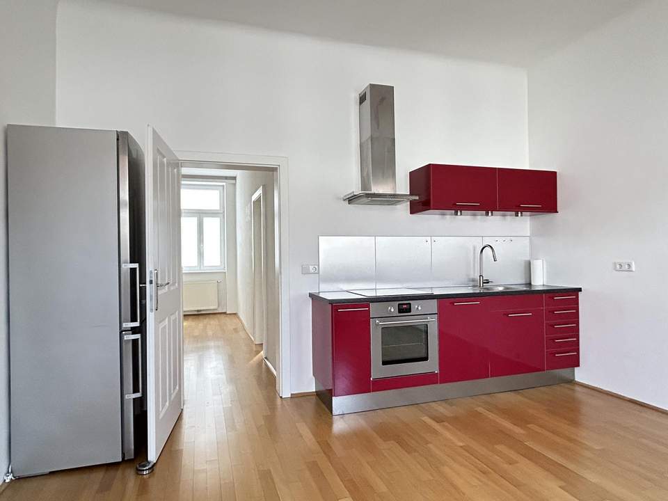 Stilvolle Altbauwohnung mit Balkon in ruhiger Innenhoflage!