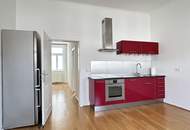 Stilvolle Altbauwohnung mit Balkon in ruhiger Innenhoflage!