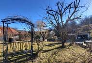 GERÄUMIGES ECKREIHENHAUS MIT GROSSEM GARTEN IN IDYLLISCHER LÄNDLICHER LAGE