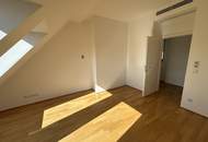 Stilvoll wohnen am Rooseveltplatz: 4-Zimmer-Dachgeschoss mit Terrasse