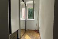 Idyllisch ruhiges Wohnerlebnis mit garantiert hohem Erholungswert steht für Sie bereit! Gemütliche Loggia mit herrlichem Ausblick ins Grüne - praktisch geschnittene 3 Raum Wohnung mit Abstellraum und Parkplatz direkt vor der Haustür!