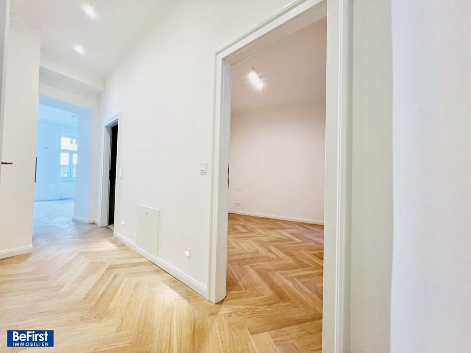 Zauberhafte, neu sanierte 2 Zimmer Balkonwohnung