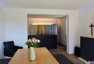 Einzigartige Gelegenheit! Ihre Traumimmobilie mit Seeblick - 1493 m² mit Nebengebäude