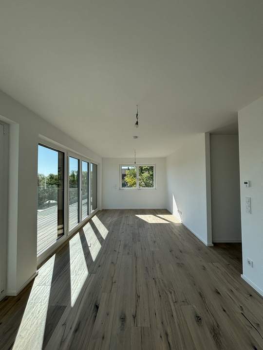 Donaublick vom eigenen Balkon genießen-lichtdurchflutete 2-Zimmer Wohnung mit Terrasse in 1190 Wien