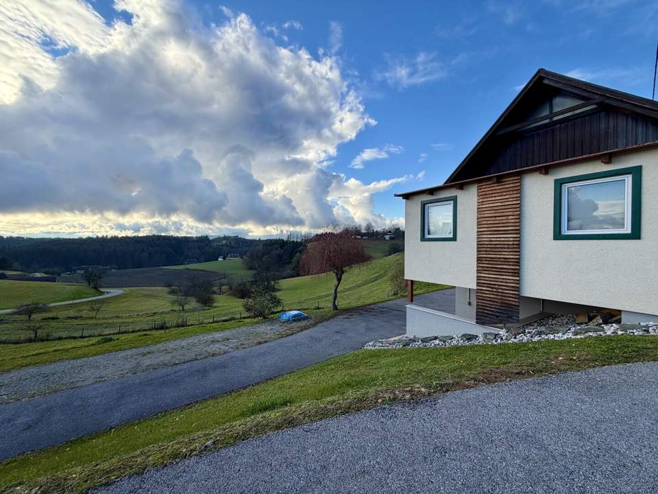 Traumhafte 3-Zimmer-Wohnung mit hochwertiger Ausstattung und Rundum-Panoramablick