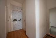 ++Airbnb++ Renovation-Required 2-Room Apartment in Excellent Location