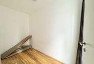 Möblierte Erdgeschosswohnung mit hofseitigem Garten - 2 Zimmer + Abstellraum inkl. Fenster