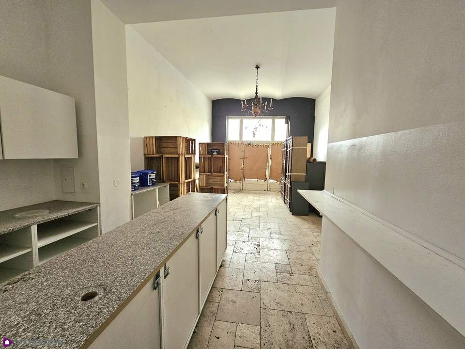 Gewerbeobjekt in guter Frequenzlage- zusätzlich großzügiger Weinkeller möglich