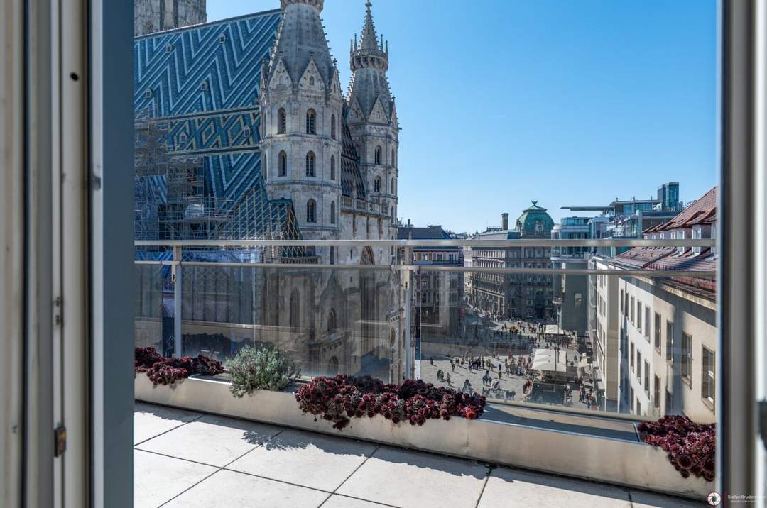 Einzigartiger Blick zum Stephansdom! Großzügige 3-Zimmer Büro mit Dachterrasse