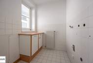 **Wohllebengasse: großzügige Dachgschosswohnung mit Terrasse u. Fernblick - Nähe Belvedere / Innenstadt **