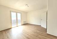 Zentrale, schöne und neu renovierte 2-Zimmer Maisonette Wohnung mit Loggia