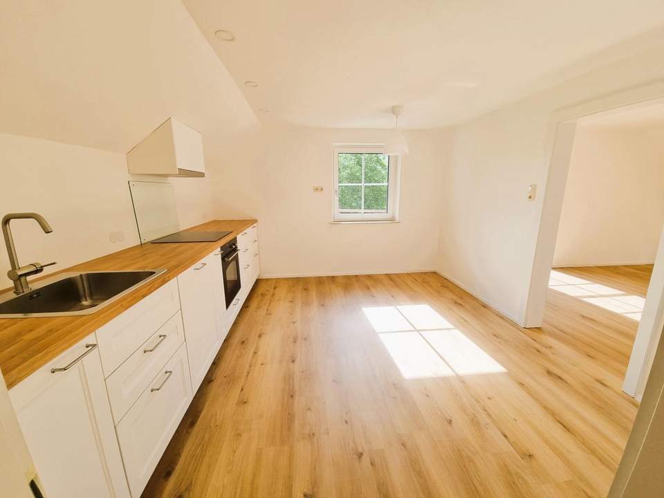 Helle 2 Zi.-Wohnung mit Südost-Balkon