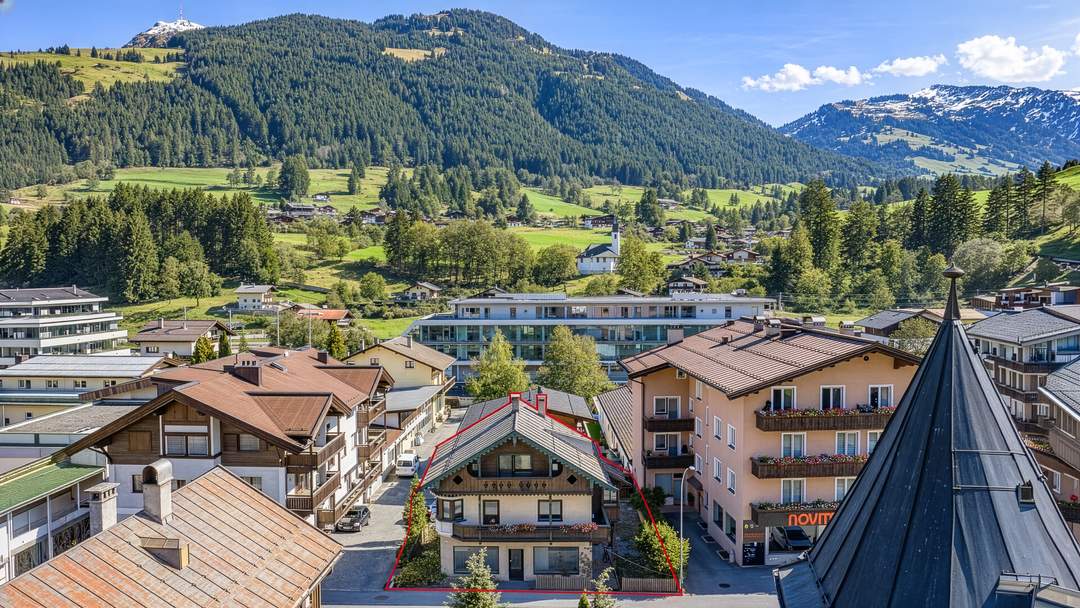 Stadthaus mit Baugenehmigung für 4 Wohnungen