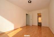 Helle 3-Zimmer-Wohnung mit französischem Fenster, Lift & vollausgestatteter Einbauküche