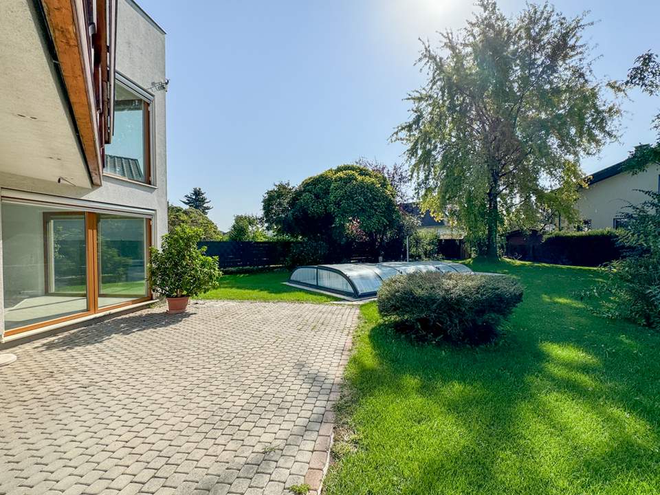 Exklusives Wohnen vor den Toren Wiens – Traumhaftes Haus mit Garten & Pool