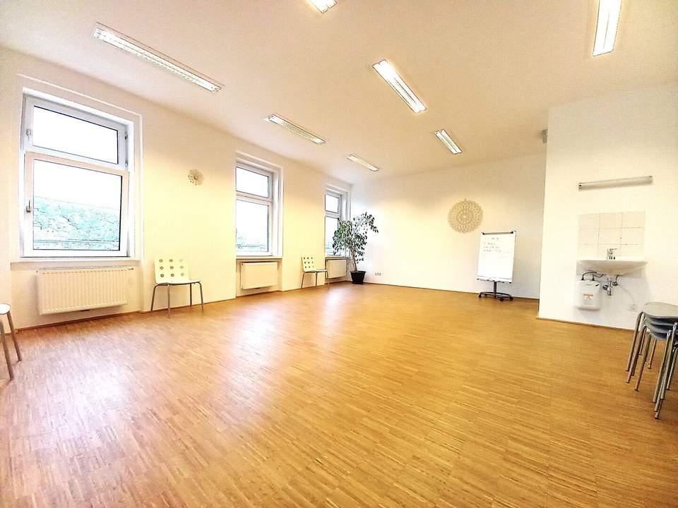 ## PRAXISFLÄCHE im Ärztezentrum GABLITZ ##