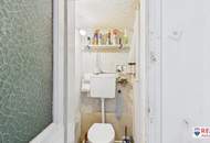 Gepflegtes Haus mit Garten, Garage & Nebengebäuden