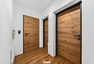 Frisch renovierter 3-Zimmer-Dachgeschosstraum mit zwei Balkonen und Tiroler Bergpanorama in Alpbach