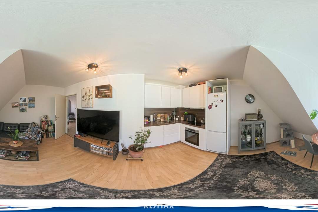 Dachgeschoß-Wohnung in U4- und Schönbrunn-Nähe