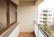 Freundliche 2,5-Zimmer Wohnung mit Loggia Nähe Stadtbad