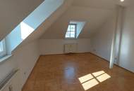 Citywohnung - 2 Zimmer Wohnung im Dachgeschoss