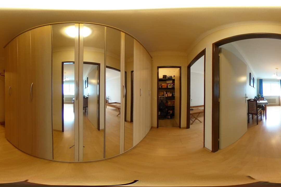 "Einziehen statt Renovieren! 3 Zi | 83,83 m² | WG-tauglich | möbliert | Keller | sofort verfügbar"