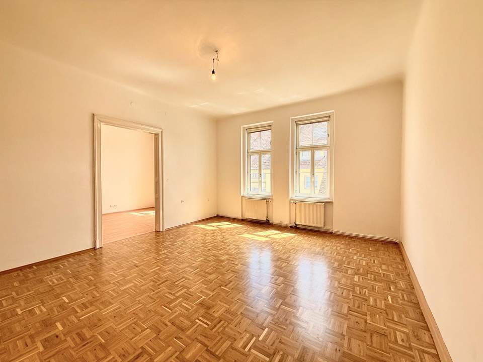 Charmante 2-Zimmer-Altbauwohnung mit Balkon
