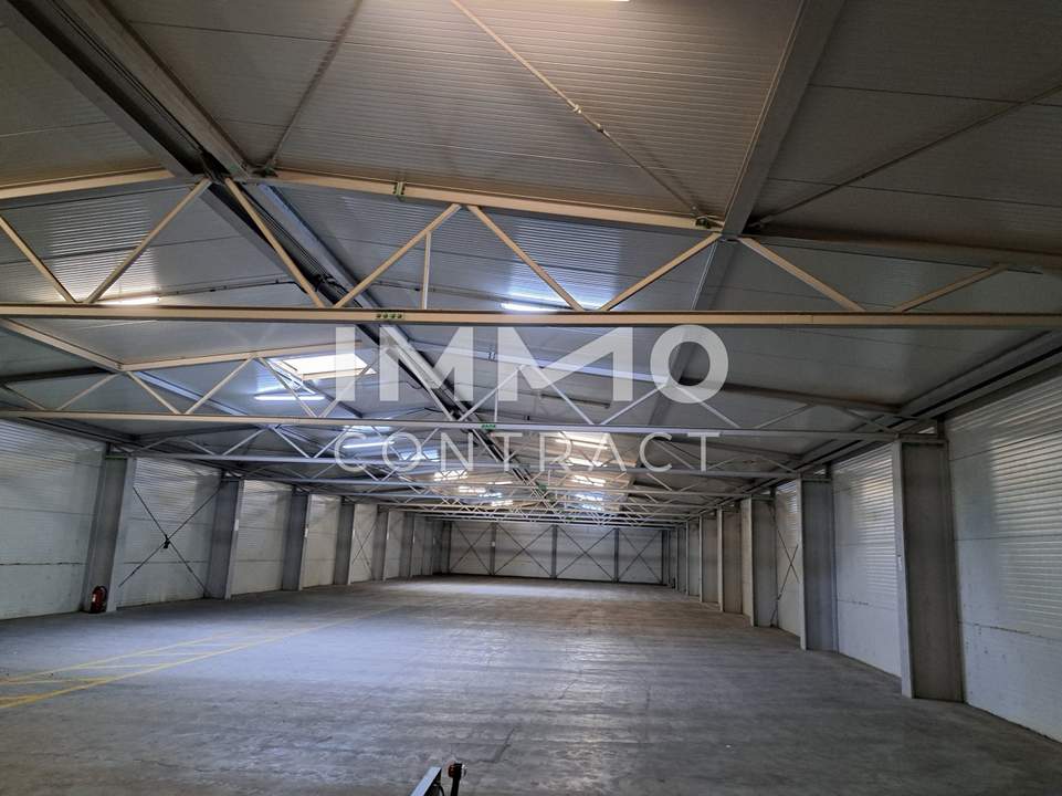 EINMALIGE 1100 m² LAGERHALLE im 1. Stock in Simmering ! GREAT STORAGE WAREHOUSE WITH 1100 m² in Vienna 1110 !