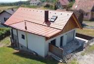 Modernes und neuwertiges Wohnhaus mit Eck- Terrasse und Vollkeller samt weiterem Uralt- Kellerstöckl mit Zu und Umbaugenehmigung