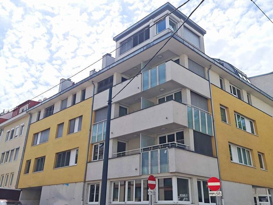 TÜRKENSCHANZPARK-Nähe, sonnige 47 m2 Neubau mit 4 m2 Balkon, Wohnküche, 1 Zimmer, Wannenbad, Parketten, Bastiengasse