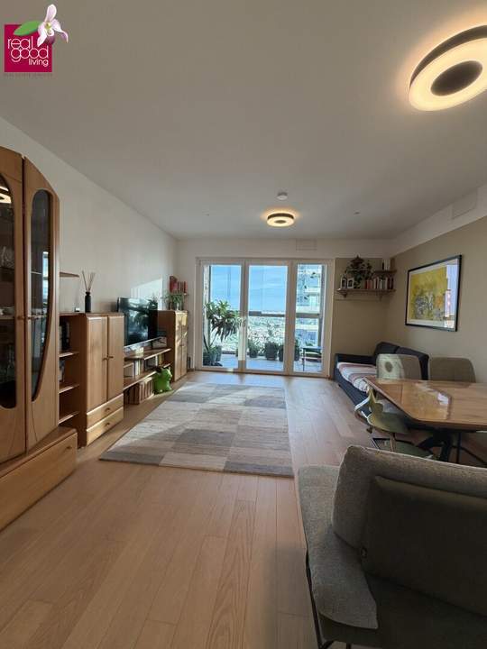 High-Floor Living im Helio Tower – Stilvolle 3-Zimmer-Wohnung mit Panorama-Fernblick