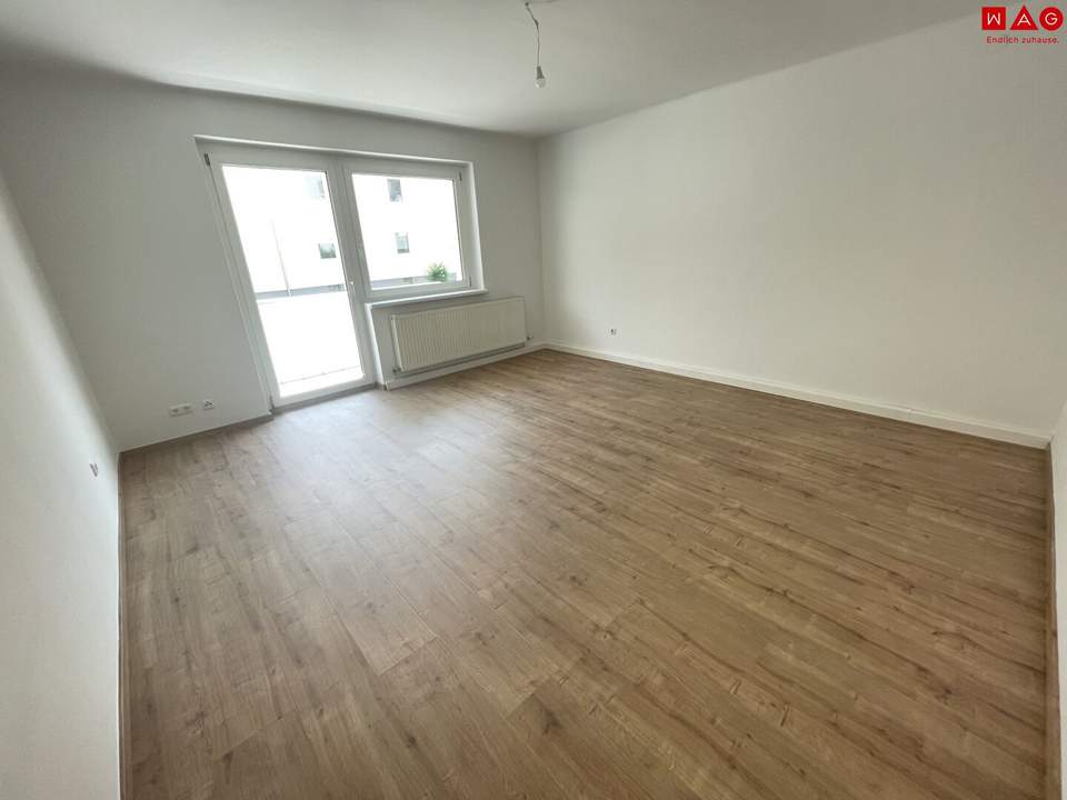 Erdgeschoss- 3 Zimmerwohnung mit Balkon!