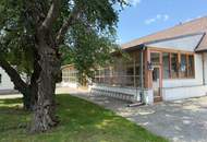 Gasthaus, Bar, Veranstaltungssaal, Wohnung und Nebengebäude