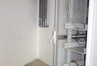 Moderne Produktionshalle mit Bürohaus!