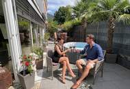 DORNBIRN-Gartenwohnung/Terrassenwohnung, ca. 57 m2 plus beheizter, ganzjährig nutzbarer Wintergarten ca. 19 m2, wie ein 2. Wohnzimmer, Gesamt-Wohn-NFL ca. 76 m2, inkl. 1 TG, direkter Zweit-Zugang über Terrassenanlage, verschließbares Gartentor.