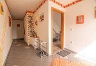 Großes Wohnhaus mit Heurigenlokal / 5 Gästezimmern und einem Miethaus