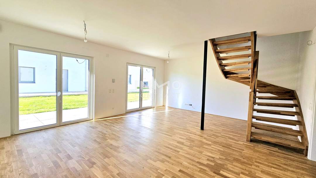 Wohnen in familiärer Anlage - Moderne, ruhige Doppelhaushälfte in Stoob - Mietkauf