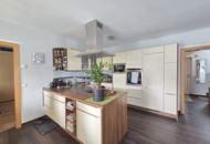 Klassisches Dreigiebelhaus mit eigenem Sonnen- Salar- Heizkraftwerk in Ruhelage an einer Sackgasse