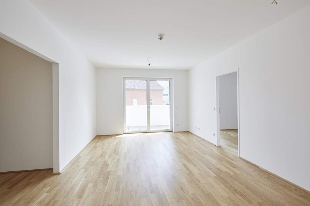 helle und geräumige 2 Zimmerwohnung nahe dem Stadtzentrum mit Balkon in den Innenhof