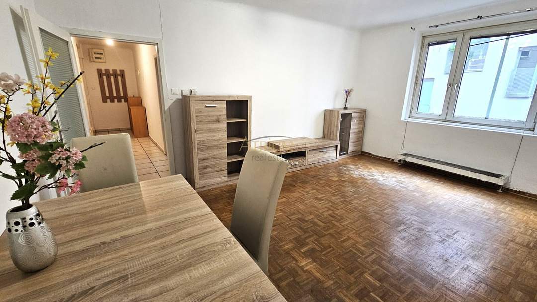 80m² große Wohnung mit Potenzial - Zentrale Lage nahe Westbahnhof im 15.Bezirk